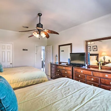 South Padre Island Condo With Pool Access And Balcony!